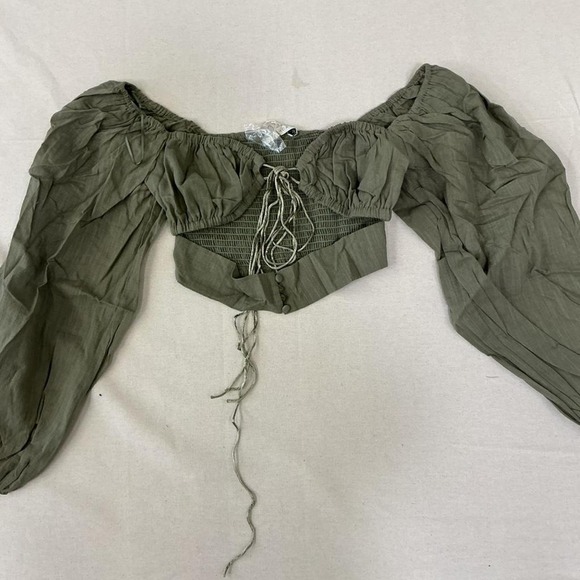 Tops - Ovianca olive green‎ off-the-shoulder crop top
